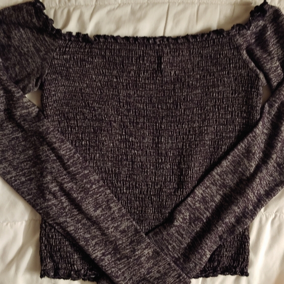 HOLLISTER TOP. - Picture 2 of 4